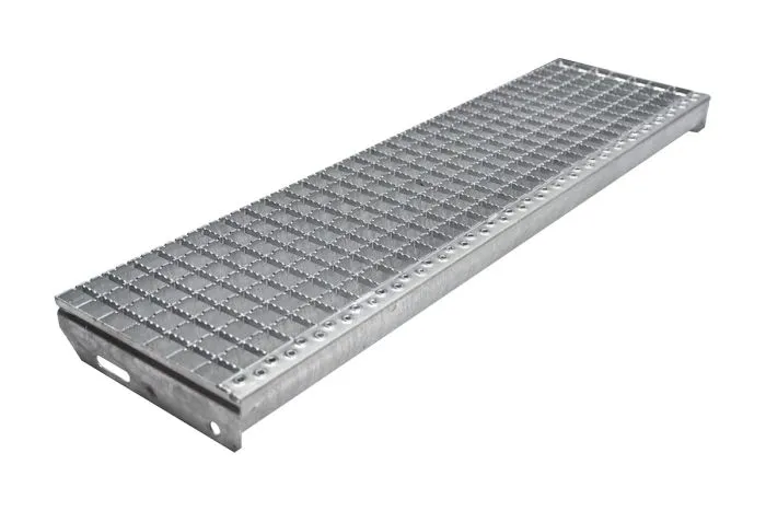 Schody z mriežkového roštu protišmykové, 30x30 mm - Dĺžka mm: 1000, Šírka mm: 240, Odstup dier mm: 120, Hmotnosť kg/ks: 7.2