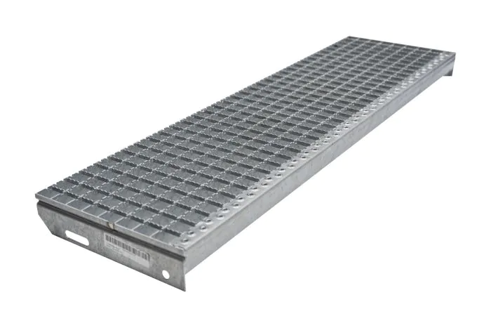 Schody z mriežkového roštu protišmykové, 30x30 mm - Dĺžka mm: 1100, Šírka mm: 305, Odstup dier mm: 180, Hmotnosť kg/ks: 9,8