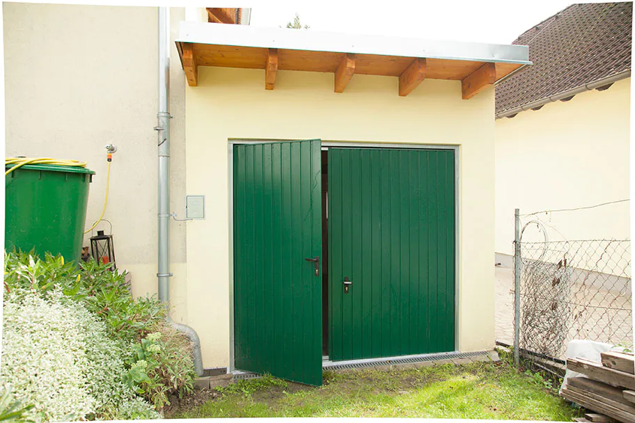 009-Schwingtor-mit-Schlupftür